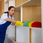 Proč dům zapáchá i po úklidu: 10 možných příčin